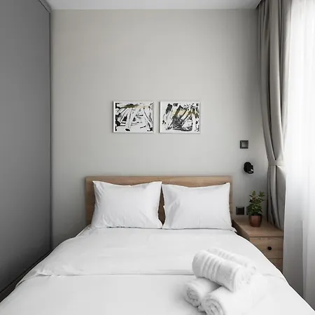 Avenue & Apartments, Nilie Hospitality Mgmt