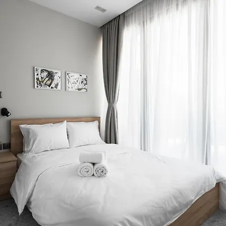 Apartment Avenue & Apartments, Nilie Hospitality Mgmt
